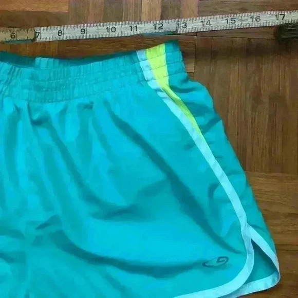 CHAMPION light teal running shorts with lining YOUTH XL - Picture 3 of 5